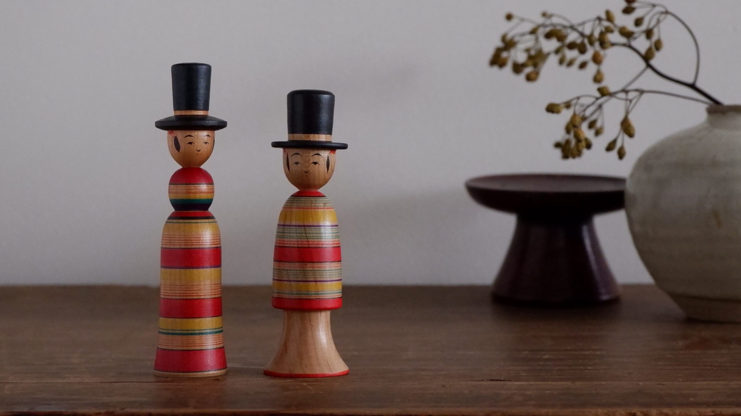 櫻井昭二展】大沼岩蔵から受け継がれる 帽子のこけし - 桜井こけし